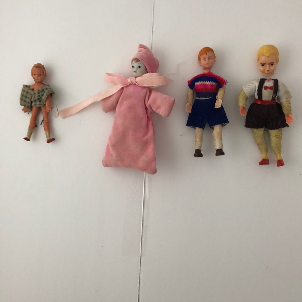 Dollhouse dolls, Vintage